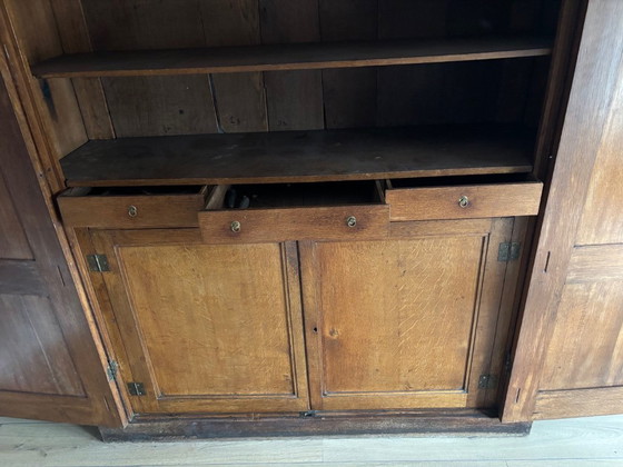 Image 1 of armadio antico in rovere per la biancheria