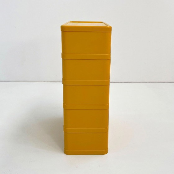 Image 1 of Cómoda amarilla de 5 cajones, modelo 4964, diseñada por Olaf Von Bohr para Kartell en la década de 1970.