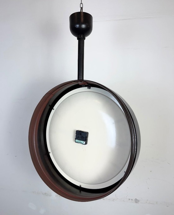 Image 1 of Grote industriële bakelieten dubbelzijdige fabrieksklok van Pragotron, jaren 50