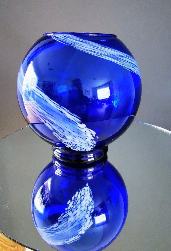 Image 1 of Vaas in bolvorm met voet, jaren 70