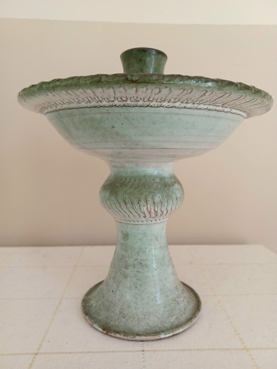 Céramique de studio Mid-Century. Bougeoir Tazza fait main avec glaçure céladon. Signé. (photo 5 of 9)