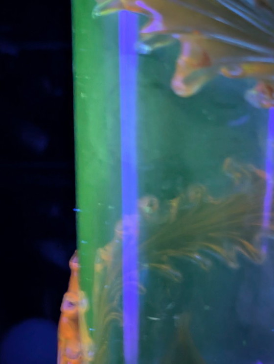 Image 1 of Bottiglia in vetro di uranio in stile Art Nouveau francese con foglie d'ambra applicate, circa 1900