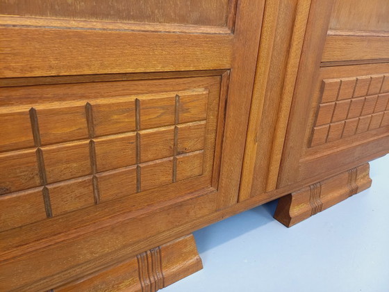 Image 1 of Armoire vintage style Art déco en bois de chêne massif des années 50