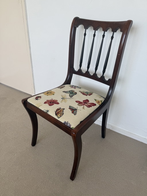 Chaise vintage en bois avec revêtement floral et papillon – eetkamerstoelen, Wood