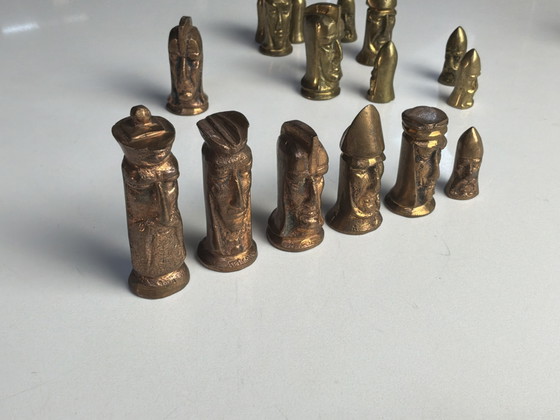 Antico Set di Scacchi Persiano Anni '60 - Bronzo e Ottone Massiccio – Oggetti decorativi (photo 15 of 15)