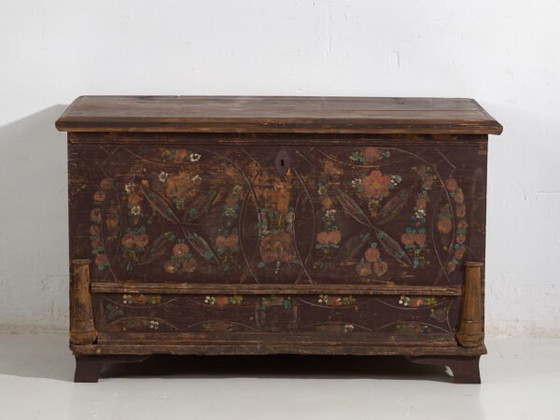 Antique bridal chest with carved vegetal decoration (c.1820) #10 – Chest of drawers (photo 27 of 40)
