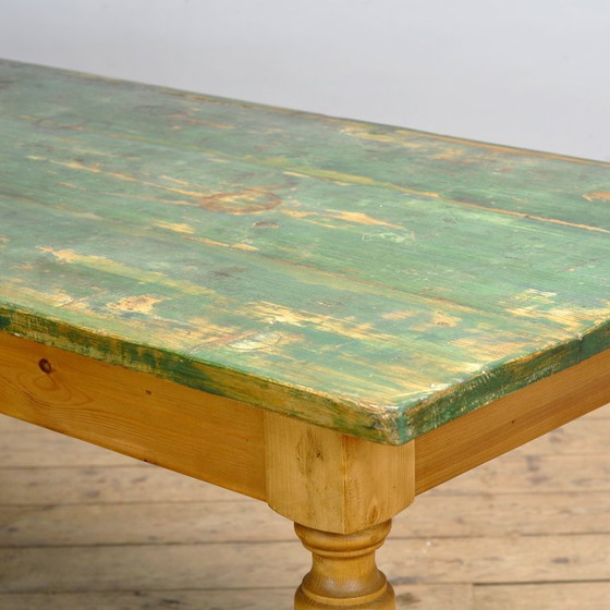 Image 1 of Kieferntisch mit alter Tischplatte