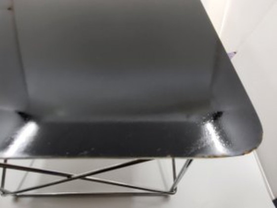 Image 1 of Mesa auxiliar Charles y Ray Eames para Vitra, 1999