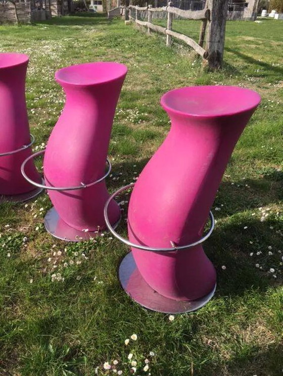 Image 1 of Set di 24 sgabelli di design moderno Memphis del 1980