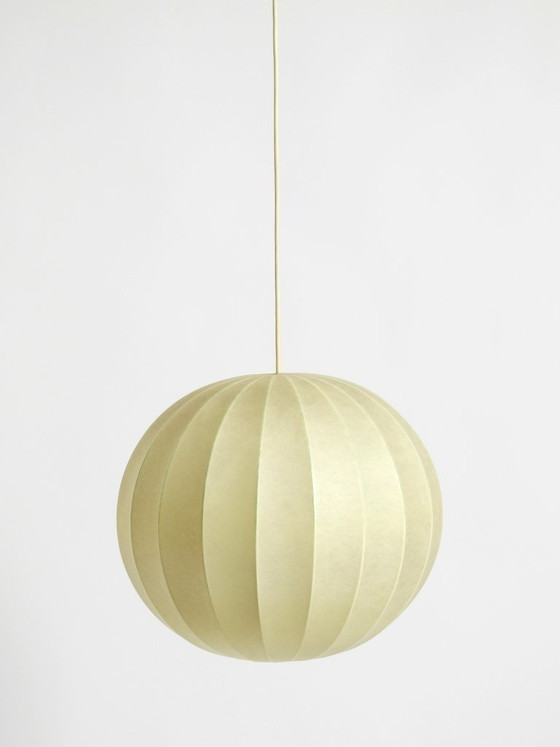 Image 1 of Beautiful round Cocoon pendant lamp in very good original vintage condition from the 1960s