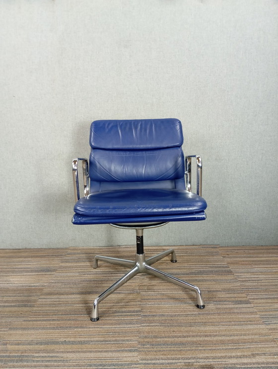 Image 1 of 1X Vitra Soft Pad Chair Ea 208