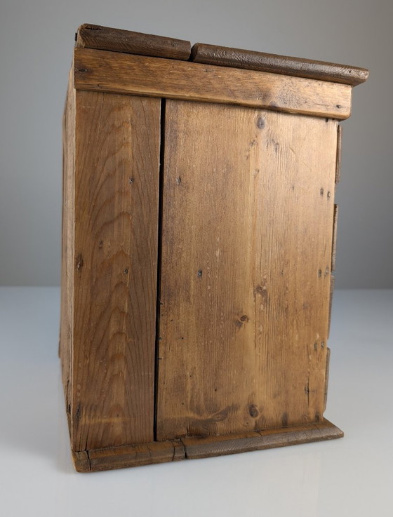 Image 1 of Piccola cassettiera da farmacia in pino naturale primitivo rustico, anni '40