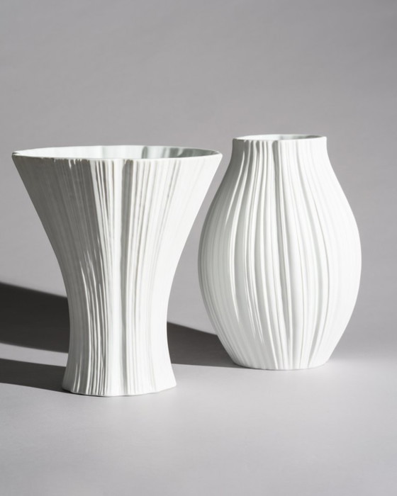 Image 1 of Martin Freyer per Rosenthal "Plissée" Duo di vasi XL in porcellana bisquit, Germania 1968