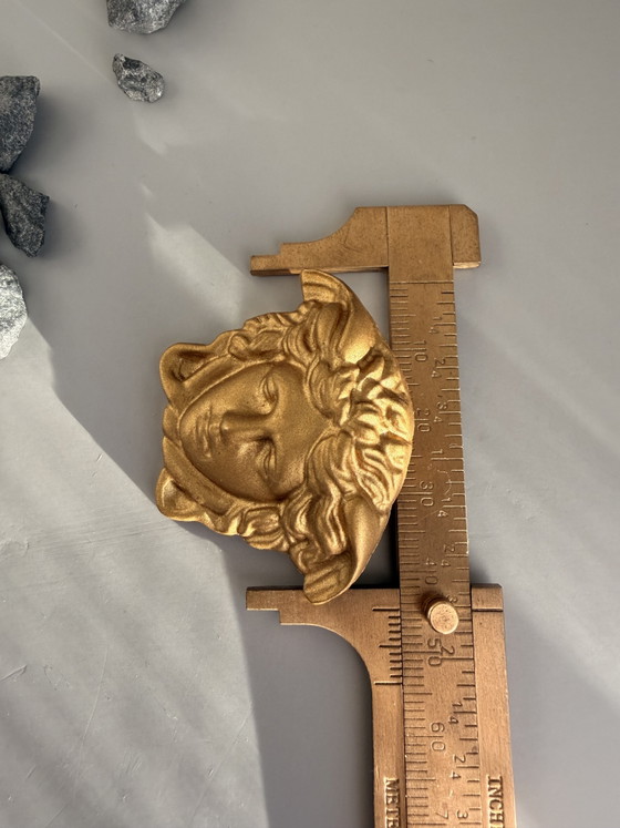 Vintage 90s Gianni Versace Broche Dorée Tête De Méduse – Decoration, Metal, Plastic (photo 10 of 10)