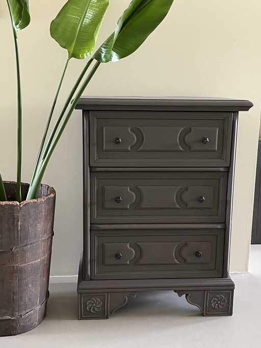 Meuble ancien à 3 tiroirs