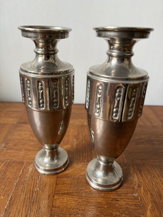 Image 1 of Paar versilberte Metallvasen/Urnen aus den 1920er/30er Jahren