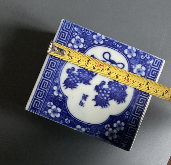 Image 1 of Ancien oreiller à opium en porcelaine , XIX ème siècle , Chine 