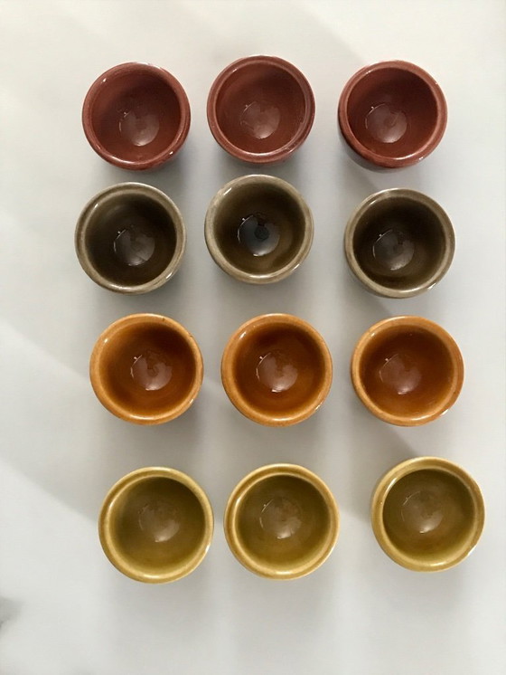 Image 1 of Set di 12 piccoli portacandele in ceramica multicolore