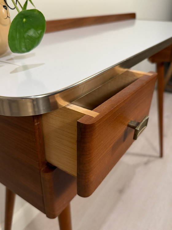 Beautiful Vintage Mid-Century Desk / Dressing table, 1950s/60s, Wood, Brown (photo 6 of 8)