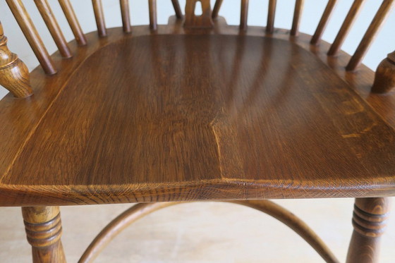 Image 1 of Fauteuil Windsor à dossier en lyre et accoudoirs en chêne massif, style moderne du milieu du siècle, années 1960