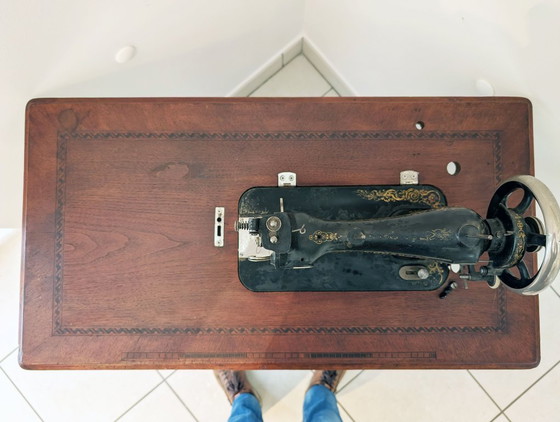 Ancien meuble de machine à coudre (circa 1900), Rothmann, Tables d'appoint, Fonte, Bois, Noir (photo 9 sur 12)