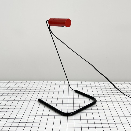 Image 1 of Lampe de bureau Slalom rouge par Vico Magistretti pour Oluce, 1980S