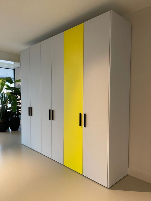 Format Furniture modularer Kleiderschrank