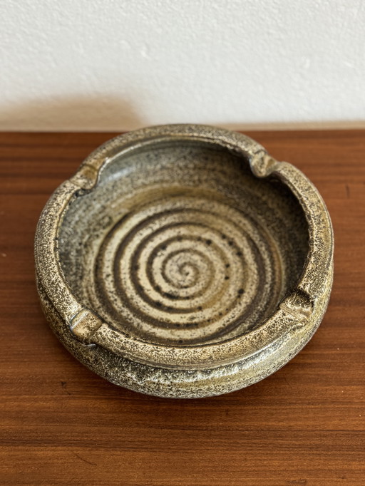 Cenicero/cuenco de cerámica brutalista vintage de los años 70