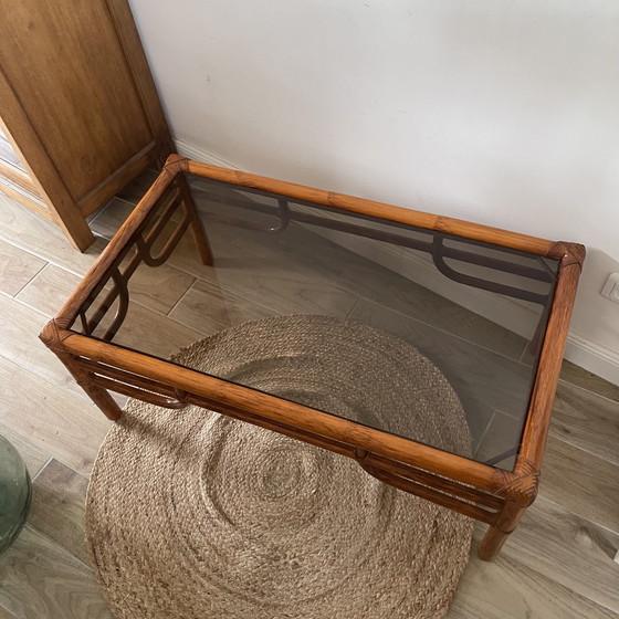 Image 1 of Couchtisch aus Rattan und Rauchglas