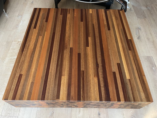 Mesa de centro Aulia de Linteloo, diseñada por Henk Vos.