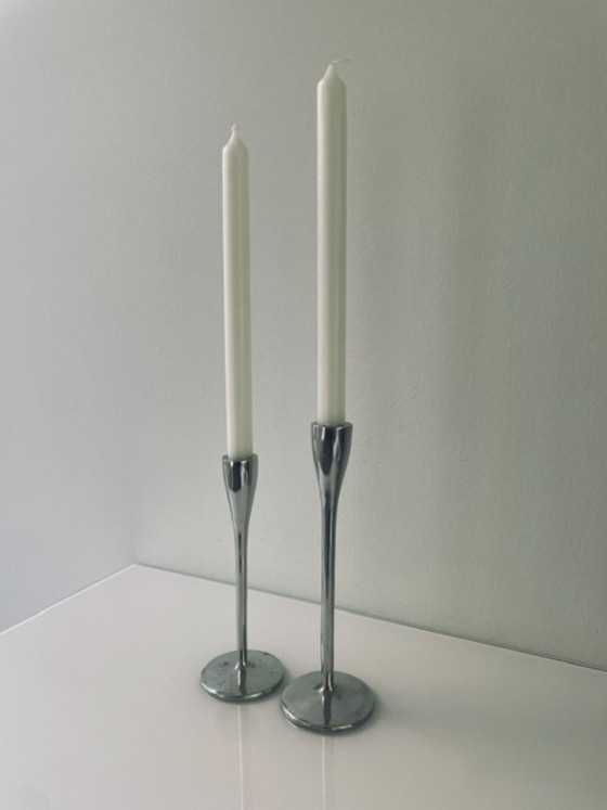 Image 1 of Juego de 2 portavelas de aluminio con diseño especial – Diferentes alturas