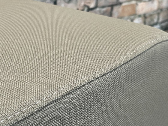 Image 1 of Pouf Ahrend gris