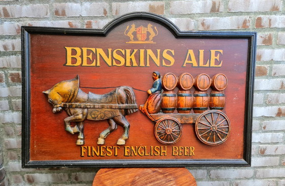 Image 1 of Insegna decorativa vintage in rilievo 3D in legno, realizzata a mano, della birra Benskins Ale.