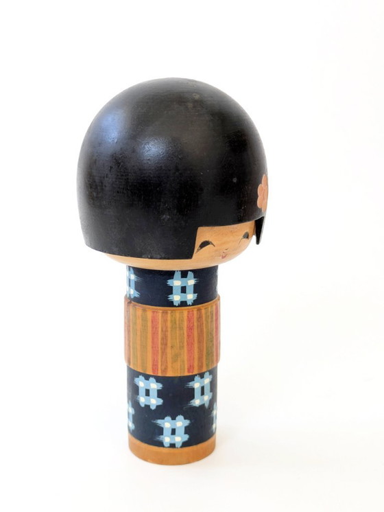 Image 1 of Poupée japonaise Kokeshi du milieu du siècle Figurine d'art populaire des années 1960