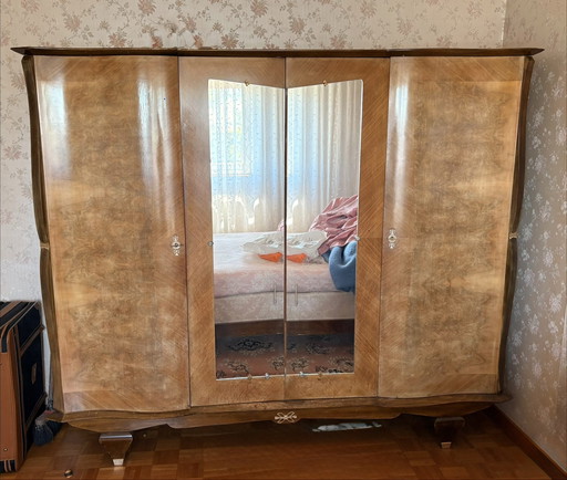 Großer Vintage-Kleiderschrank aus Nussbaummaserholz – im Art-Deco-Stil
