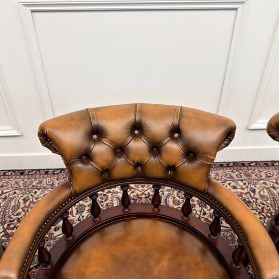 Set Klassische Englische Springvale Chesterfield Stühle – Sessel, Leather, Wood (photo 6 of 15)