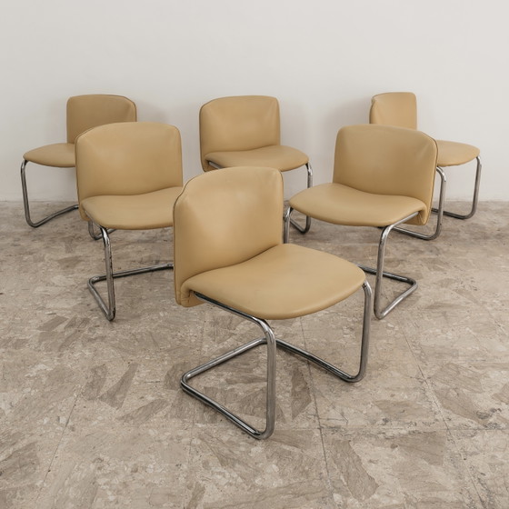 Image 1 of Set van 6 Bauhaus-fauteuils uit de jaren 70, vintage, modern en antiek.