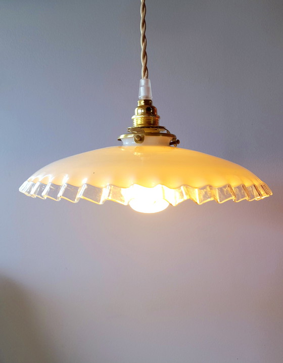 Image 1 of Lampada a sospensione in vetro opalino plissettato