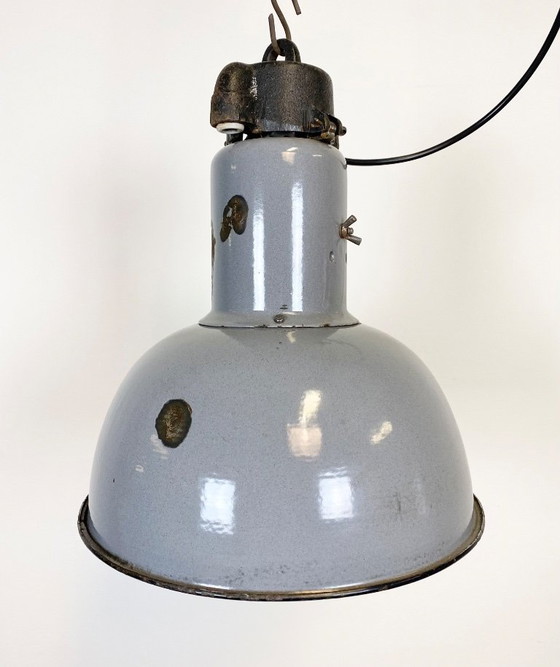 Image 1 of Suspension Bauhaus en émail gris industriel, années 1930