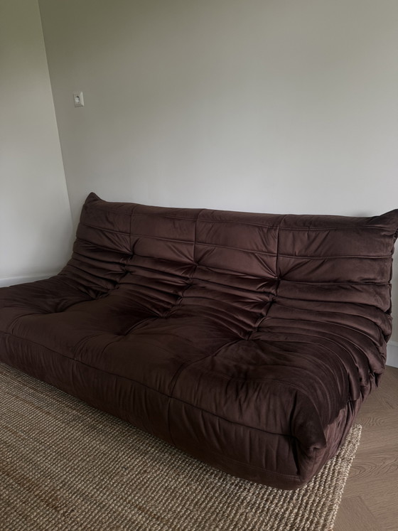 Image 1 of Ligne Roset Togo 3-Sitzer Braunes Alcantara