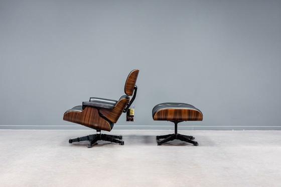 Image 1 of Eames loungestoel + voetenbank "jubileumeditie"