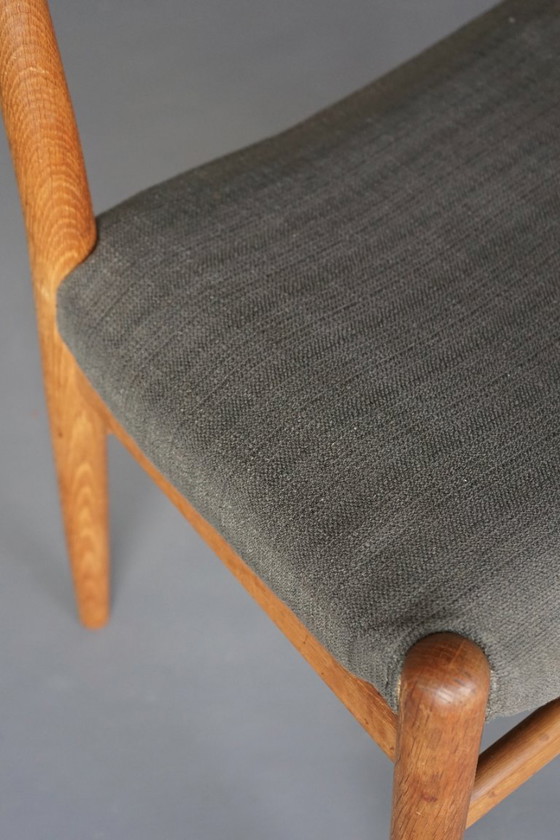 Image 1 of Hans J. Wegner W2 Stühle in Eiche für C.M. Madsen, 1960er Jahre. Satz von 2