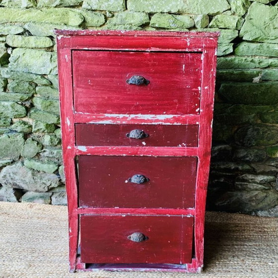 Image 1 of Arcón atípico de 4 cajones