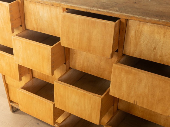 Meuble à tiroirs des années 1950 – Commodes, Wood (photo 5 of 9)