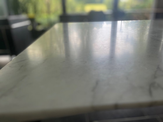 Image 1 of 1x Tisch TAVOLO95 von DePadova 140 x 140 cm mit Marmorplatte und kohlschwarzen Beinen in Bestzustand von Privat