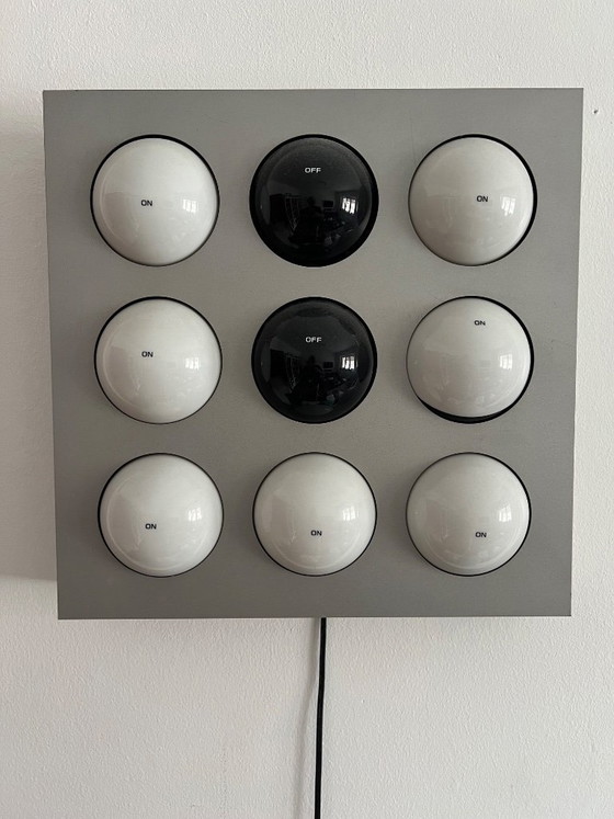 Image 1 of Paul Talman „Fifty Fifty“ AAN/UIT wandlamp voor Interaktives Licht Köln, 1965 Design