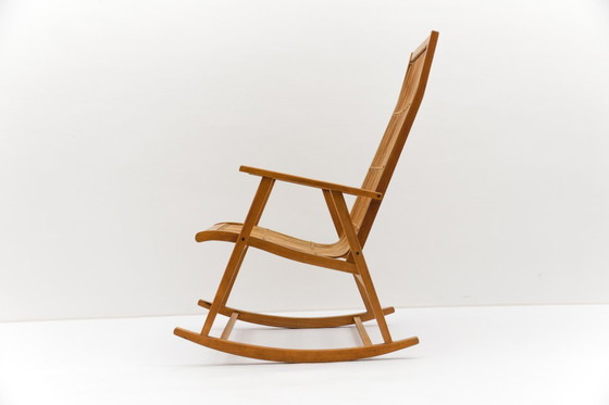 Image 1 of Sedia a dondolo in legno e rattan della Deutsche Werkstätten Hellerau, anni '60