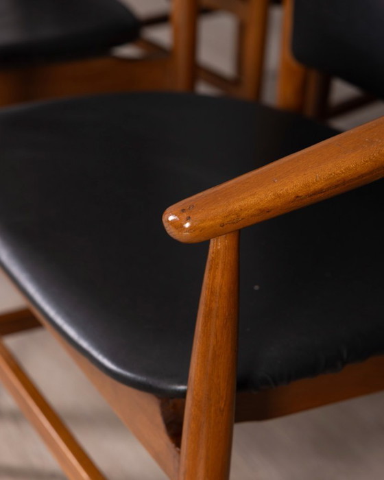 Image 1 of Set di 4 sedie vintage anni '60 in legno e pelle, disegnate da ISA Bergamo.