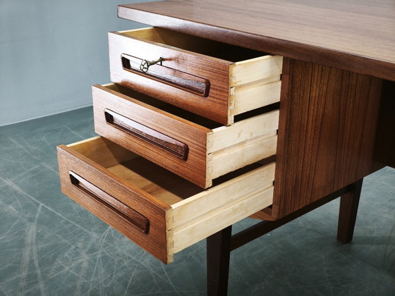 Image 1 of Bureau de Direction Moderne en Teck, Danemark, J. Svenstrup pour A.P. Møbler, 1960s
