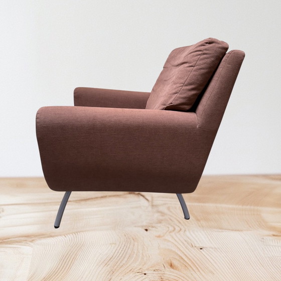 Image 1 of Vintage fauteuil in uni stoffering kleur bruin poten aluminium kleur 